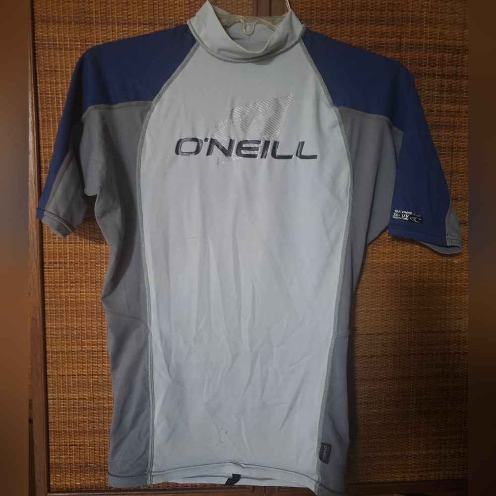 O'Neill Men's Short-Sleeve Rash Guard in Light Gray and Blue
